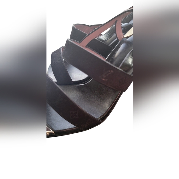 LOUIS VUITTON Black Leather/Suede Monogram Strap Shoes Size 40 - US 10 - Picture 4 of 10